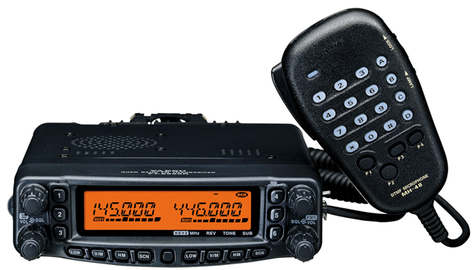 FT-8900 FM 四频段车载台